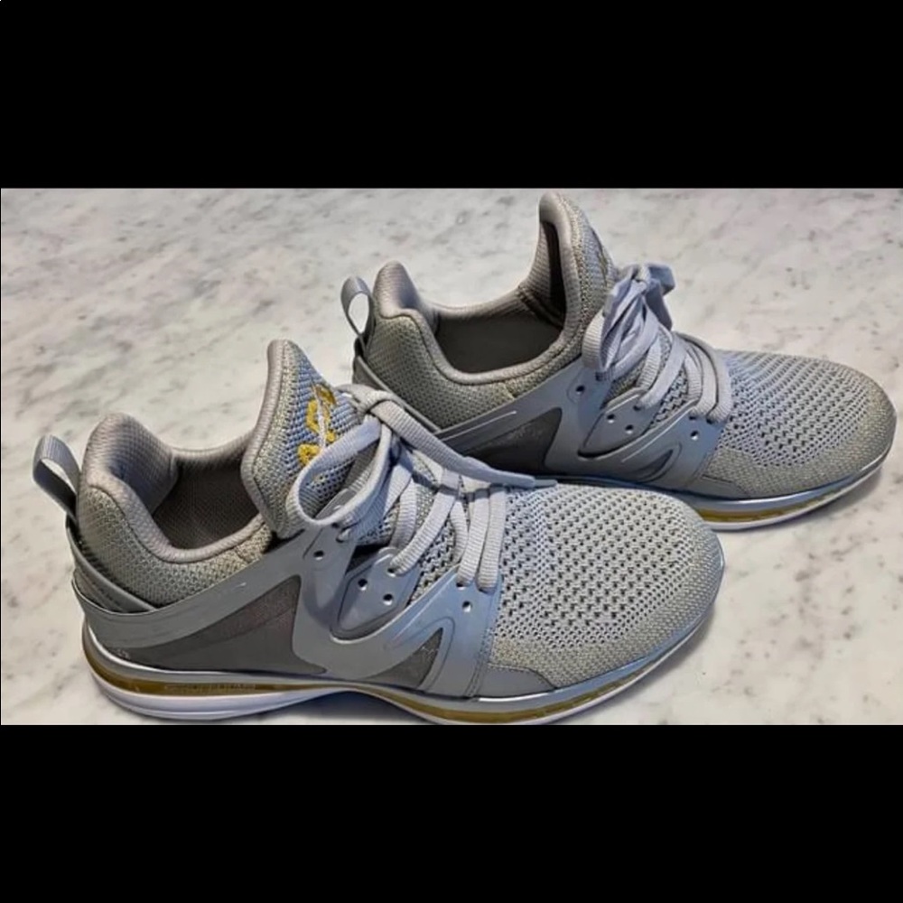 APL shoes
